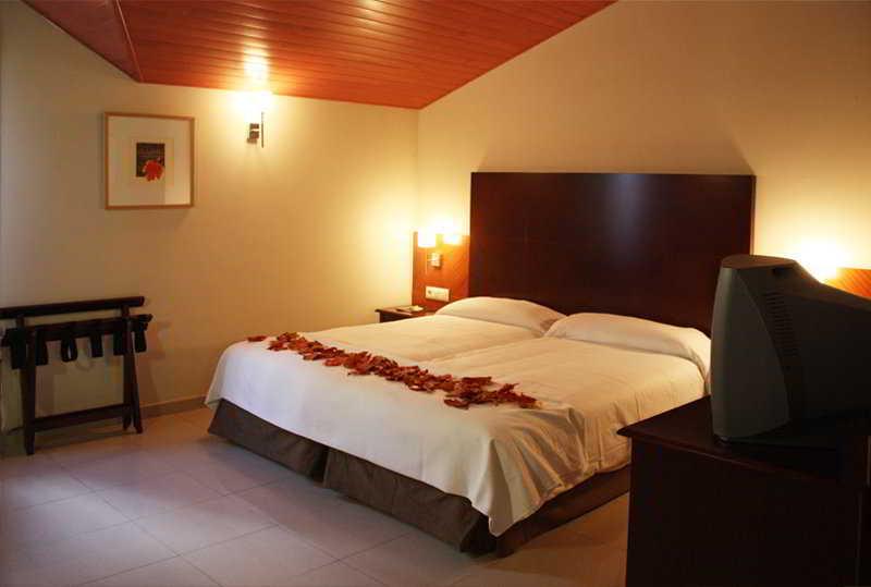 Hotel Mu La Cortinada المظهر الخارجي الصورة