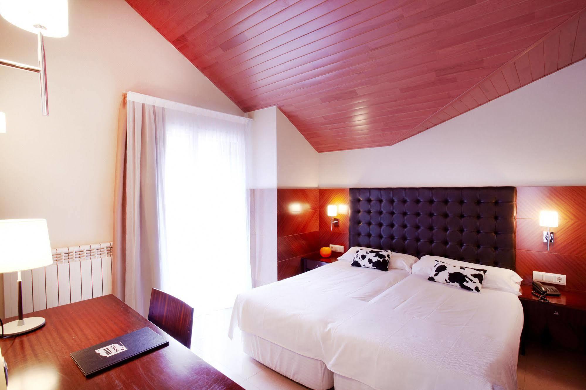 Hotel Mu La Cortinada المظهر الخارجي الصورة
